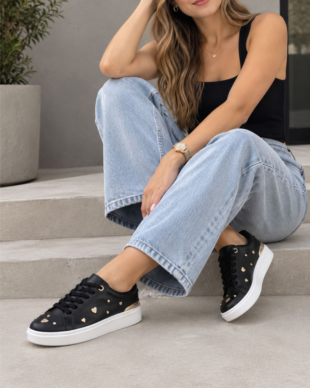 Tenis aure amore negro corazones dorados